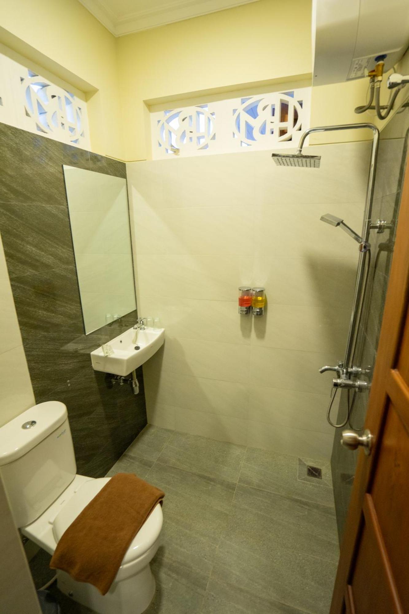 Yuwono Hotel & Villa Malioboro Джок'якарта Екстер'єр фото