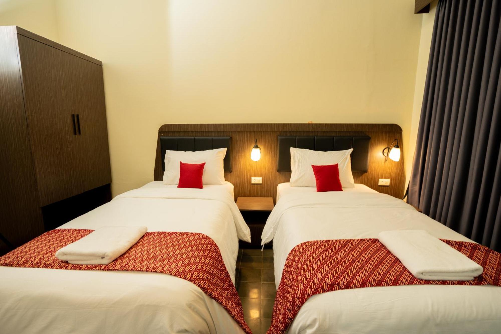 Yuwono Hotel & Villa Malioboro Джок'якарта Екстер'єр фото