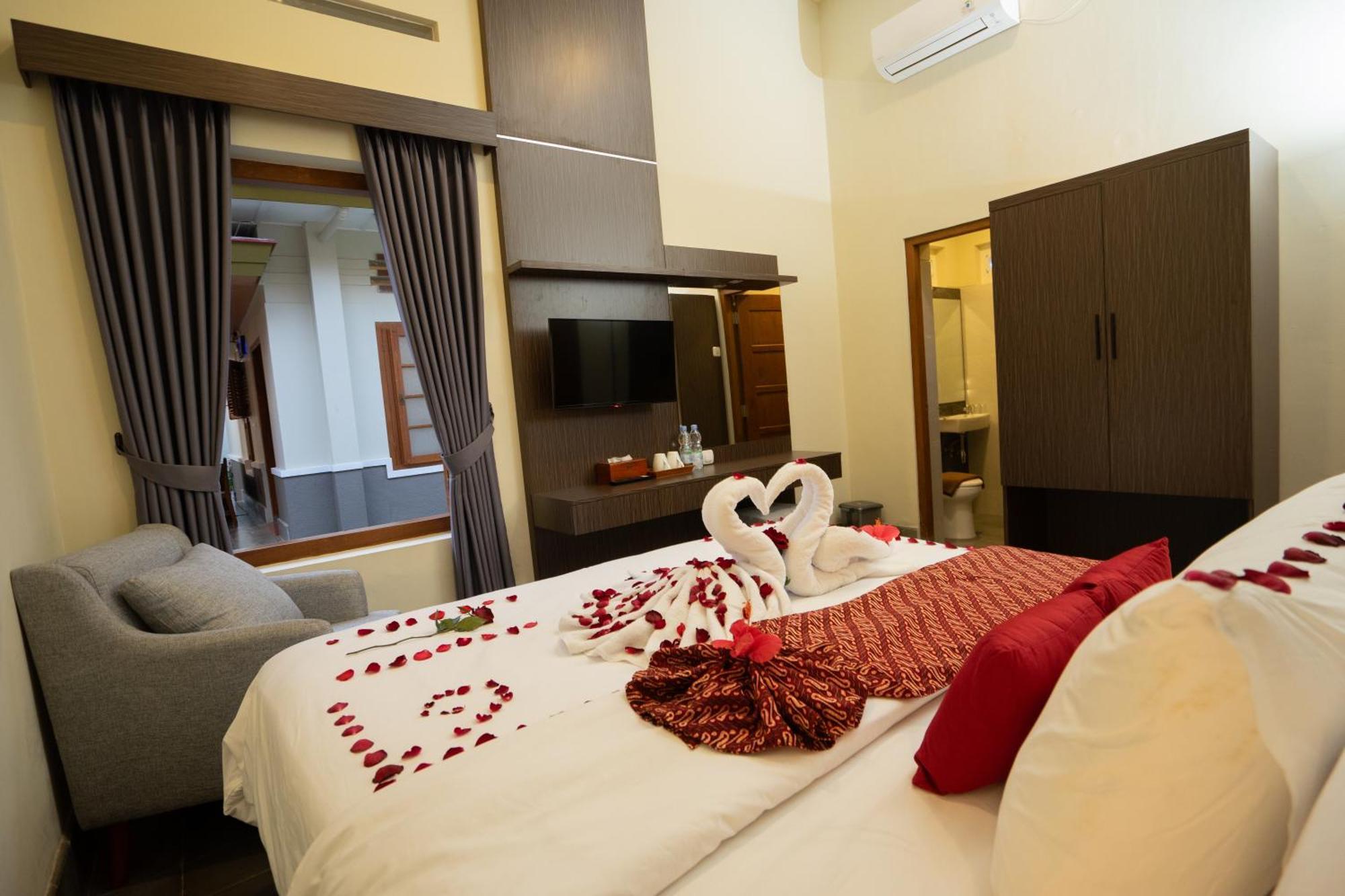 Yuwono Hotel & Villa Malioboro Джок'якарта Екстер'єр фото