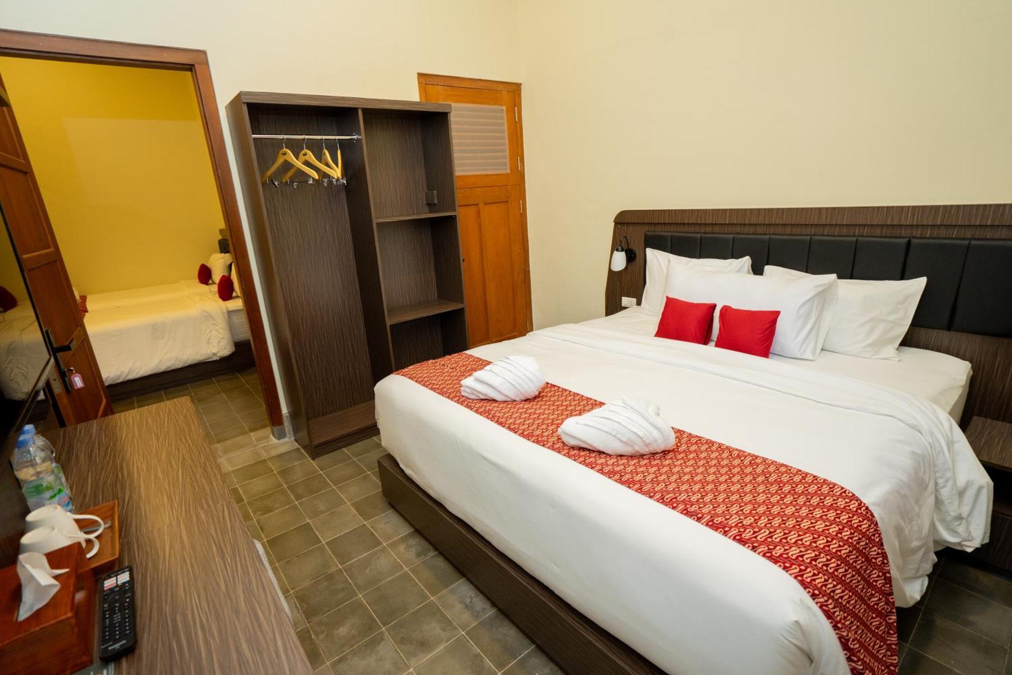 Yuwono Hotel & Villa Malioboro Джок'якарта Екстер'єр фото