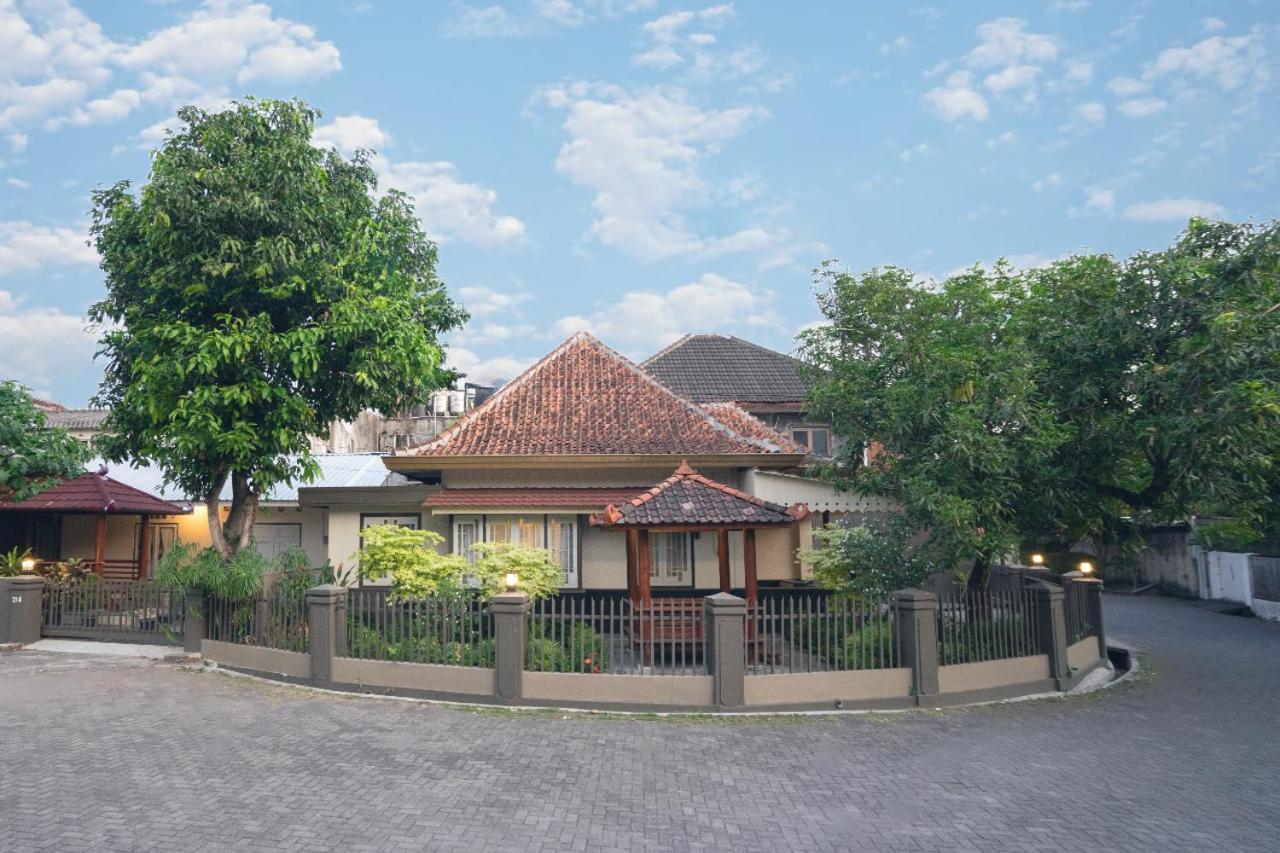 Yuwono Hotel & Villa Malioboro Джок'якарта Екстер'єр фото